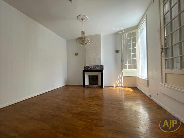 Vente appartement Saintes : 221 000 € - AJP Immobilier Saintes