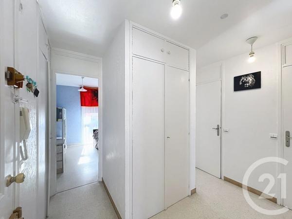 Appartement T3 à vendre  3 pièces - 68,13 m 2   VALLAURIS  - 06