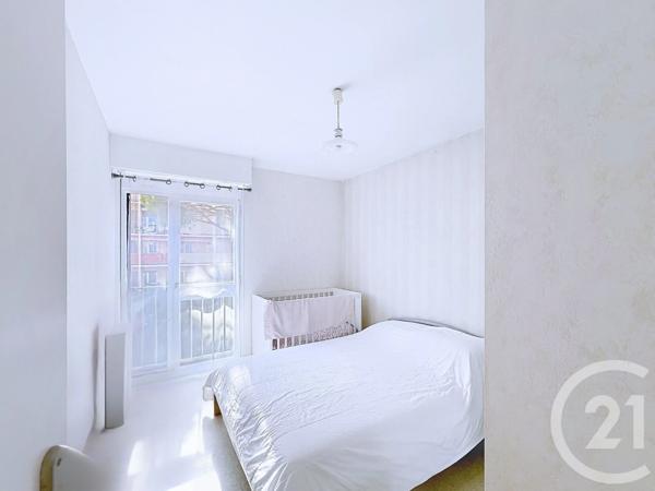 Appartement T3 à vendre  3 pièces - 68,13 m 2   VALLAURIS  - 06