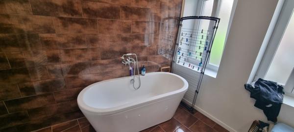 Maison à vendre 140 400 € Montluçon 5 p 99 m² DPE C
