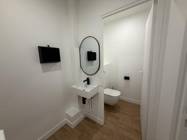 Bureaux en location à Levallois-Perret en duplex lumineux ERP