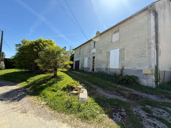 Maison Briarde indépendante 4 chambres - garage - hangar 2482m²