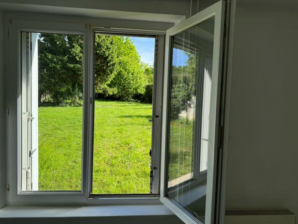 Maison Briarde indépendante 4 chambres - garage - hangar 2482m²