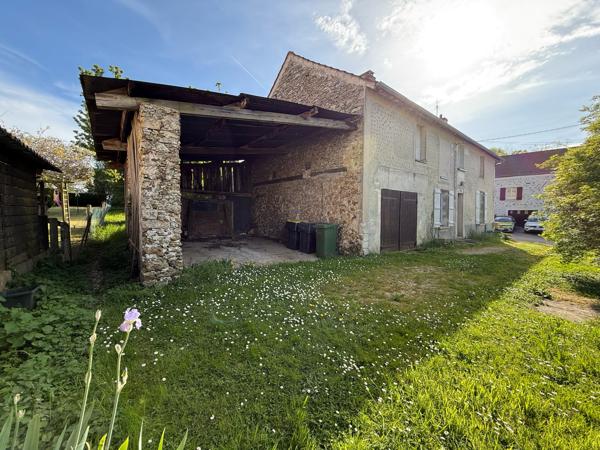 Maison Briarde indépendante 4 chambres - garage - hangar 2482m²