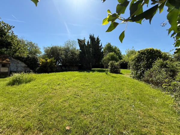 Maison Briarde indépendante 4 chambres - garage - hangar 2482m²