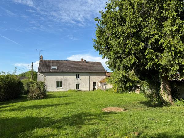 Maison Briarde indépendante 4 chambres - garage - hangar 2482m²