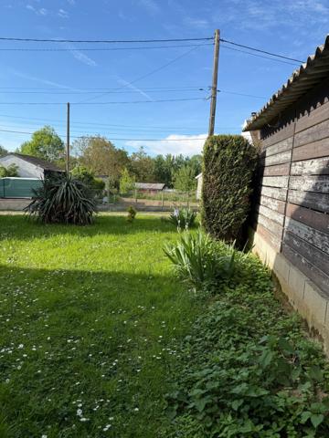 Maison Briarde indépendante 4 chambres - garage - hangar 2482m²
