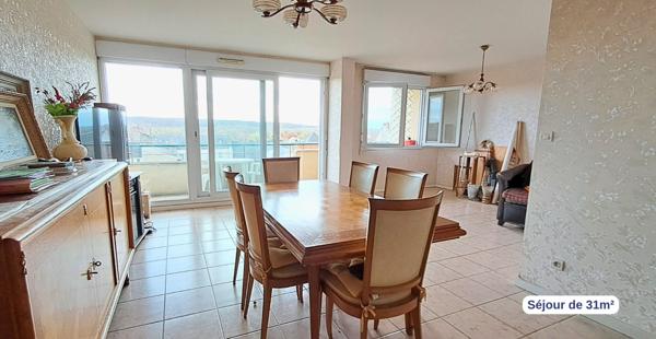 Appartement 4 pièces de 110 m2 avec box en sous-sol et ascenseurs