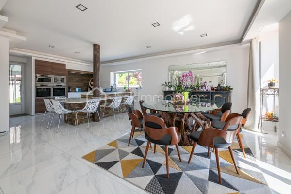 Maison de maitre de 364 m²