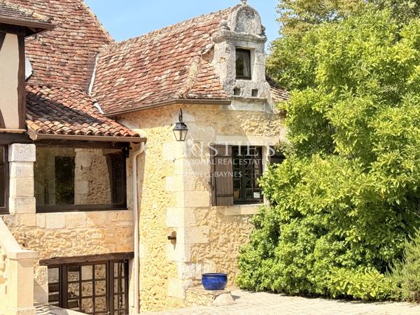 Élégante propriété de caractère en Dordogne, avec maison d’amis, piscine et parc paysager