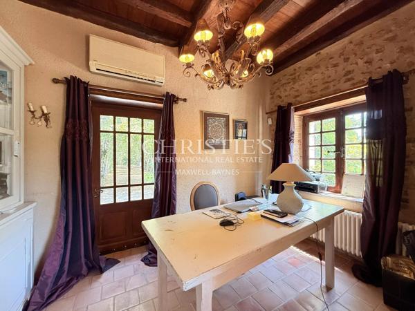 Élégante propriété de caractère en Dordogne, avec maison d’amis, piscine et parc paysager