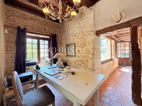 Élégante propriété de caractère en Dordogne, avec maison d’amis, piscine et parc paysager