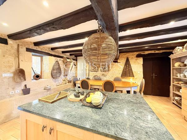 Élégante propriété de caractère en Dordogne, avec maison d’amis, piscine et parc paysager