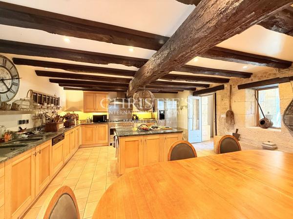 Élégante propriété de caractère en Dordogne, avec maison d’amis, piscine et parc paysager