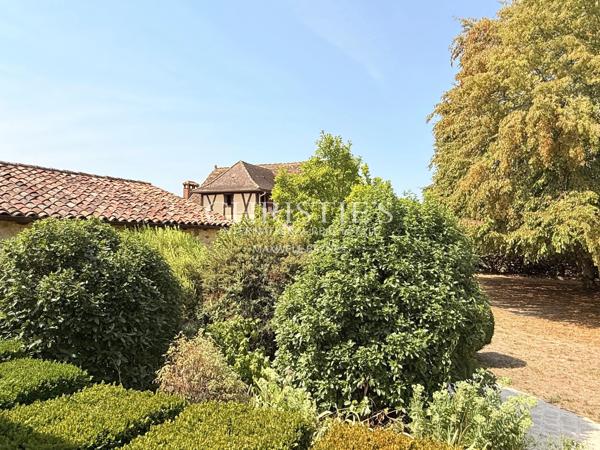 Élégante propriété de caractère en Dordogne, avec maison d’amis, piscine et parc paysager