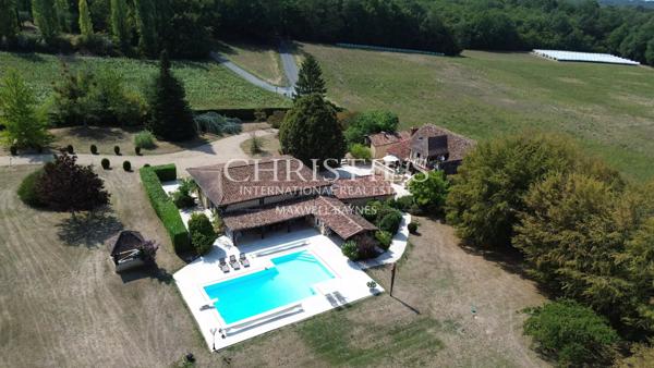 Élégante propriété de caractère en Dordogne, avec maison d’amis, piscine et parc paysager