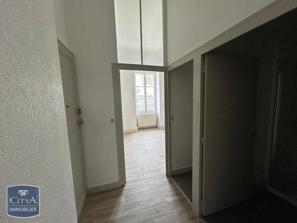 Appartement à louer 1 pièce 42.39m² Le Blanc (36300)