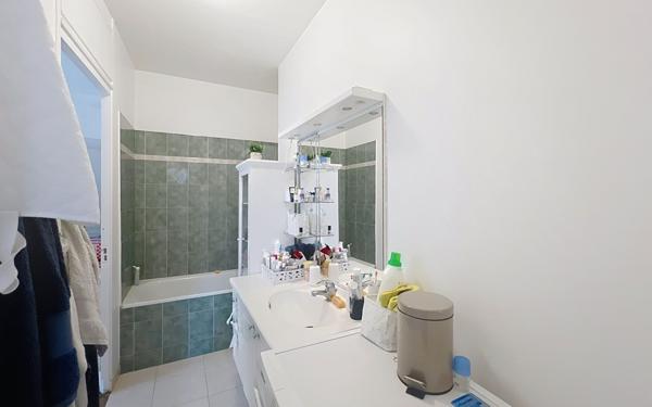 Appartement à vendre    3 pièces • 87,74 m2 Lyon 1