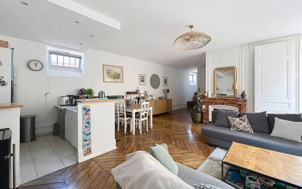 Appartement à vendre    3 pièces • 87,74 m2 Lyon 1