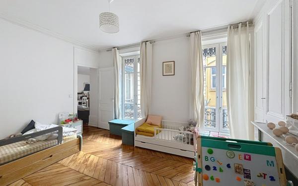 Appartement à vendre    3 pièces • 87,74 m2 Lyon 1