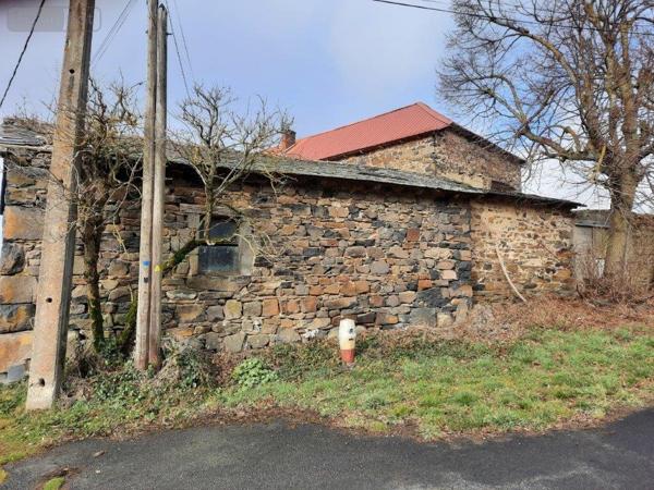 Maison à vendre à Saint-Poncy dans le Cantal (15500), ref : 044/1040