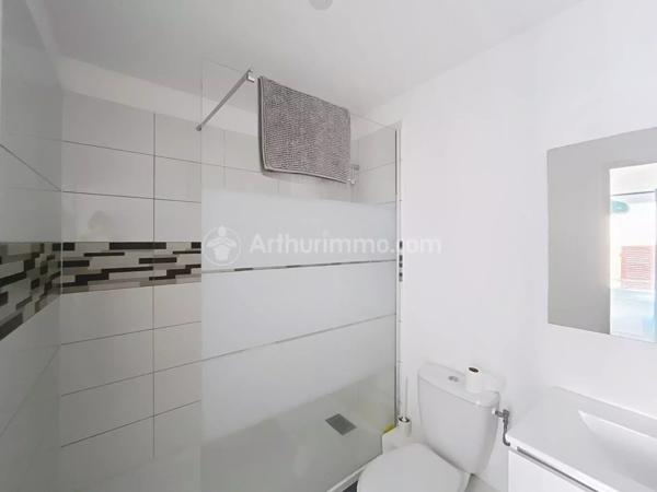 Location                                                      Appartement
                        
                     2 pièces                      20 m2                     à Chamalières