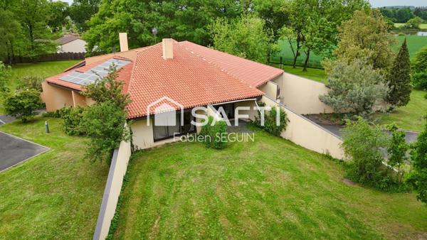 Maison d'architecte de 228 m2 édifiée sur une propriété de 7711 m2