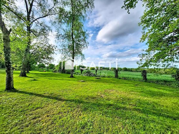 Maison d'architecte de 228 m2 édifiée sur une propriété de 7711 m2