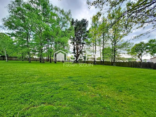 Maison d'architecte de 228 m2 édifiée sur une propriété de 7711 m2