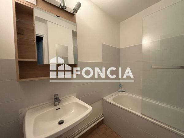 Location Appartement 3 pièces 55.3 m² - 18 RUE DU SERMON Blois 41000