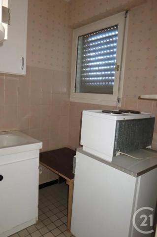 Appartement F1 à vendre  1 pièce - 30,21 m 2   MONTLUCON  - 03