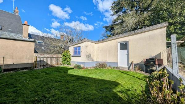 Vente                                                      Maison de village
                        
                     2 pièces                      72 m2                     à Aubigny-sur-Nère