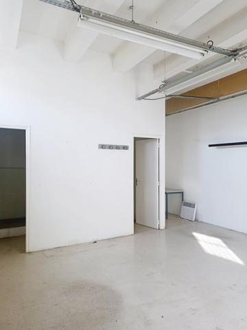 Bollène (84500) À louer : Entrepôt spacieux à Bollène