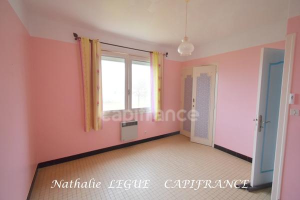 Maison 196 m² à vendre 11 pièces NOTRE DAME DE MONTS (85) 6 chambres , 2 locatifs , 3 garages , 1 puits terrain clos 1685m²