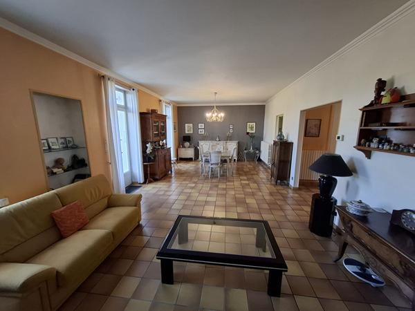 Maison de caractère à vendre au Creusot ? 122 m² ? Jardin, terrasse et garage