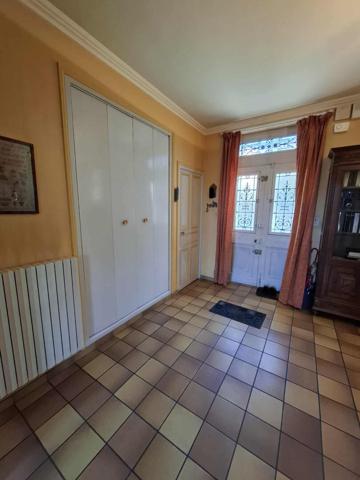 Maison de caractère à vendre au Creusot ? 122 m² ? Jardin, terrasse et garage
