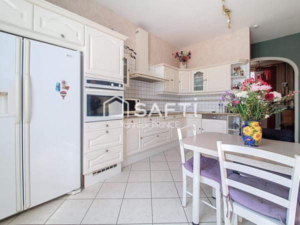 Maison bourgeoise,centre ville de Pont sur Yonne!