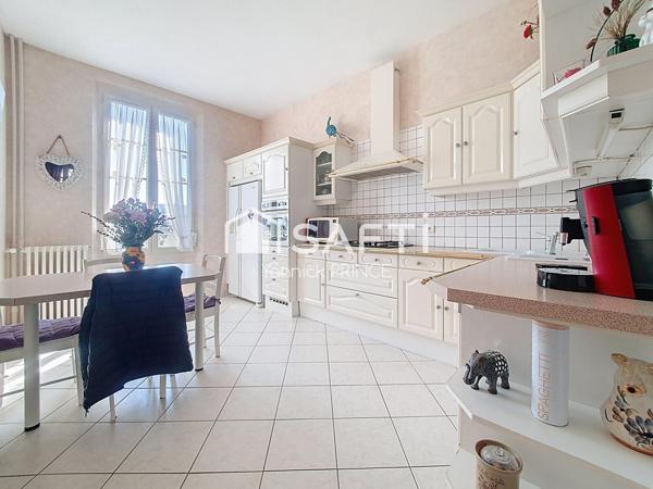 Maison bourgeoise,centre ville de Pont sur Yonne!