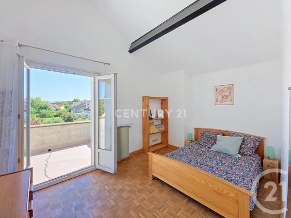 Maison à vendre  6 pièces - 135 m 2   NOISY LE GRAND  - 93