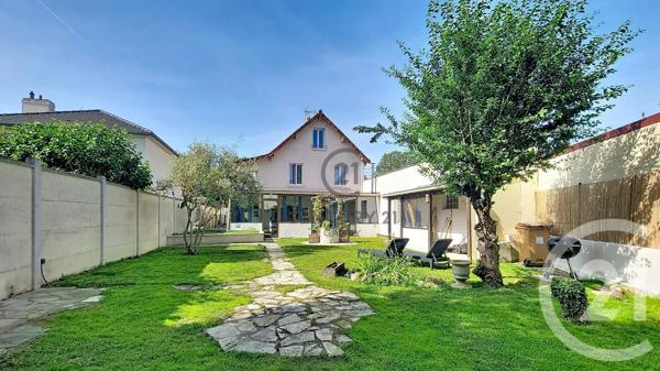 Maison à vendre  6 pièces - 135 m 2   NOISY LE GRAND  - 93