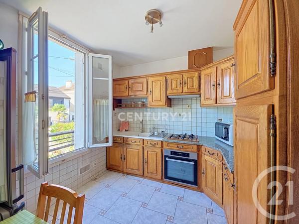 Maison à vendre  6 pièces - 135 m 2   NOISY LE GRAND  - 93