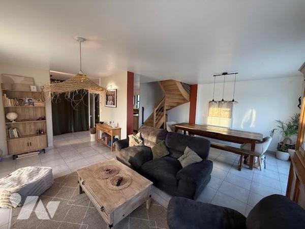 PROCHE LISIEUX  6kms JOLIE MAISON CONTEMPORAINE DE 2019 4 CHAMBRES BEL ENVIRONNEMENT