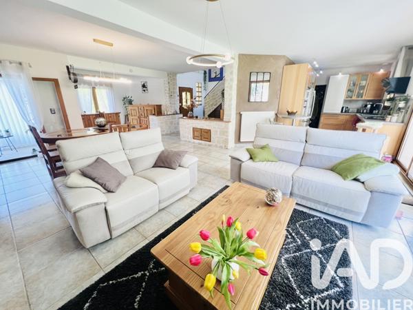 Maison à vendre 8 pièces 209 m² Verneuil-en-Halatte