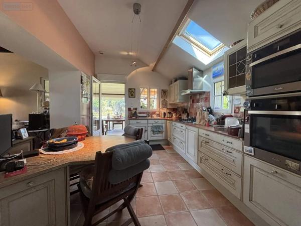 Achat - Propriété Luynes 37230 5 pièces 177 m 2 25600 m 2