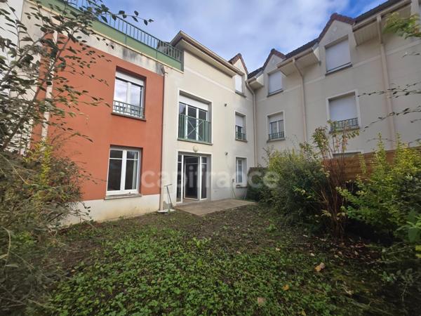 Dpt Val d'Oise (95), à vendre PERSAN appartement T2 39m2 en rez-de-jardin totalement meublé avec stationnement privatif
