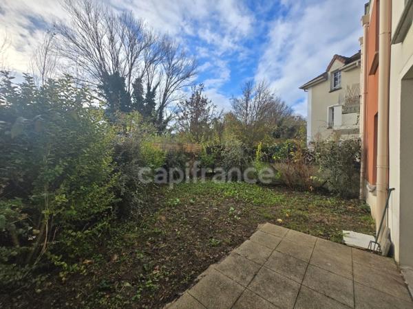 Dpt Val d'Oise (95), à vendre PERSAN appartement T2 39m2 en rez-de-jardin totalement meublé avec stationnement privatif