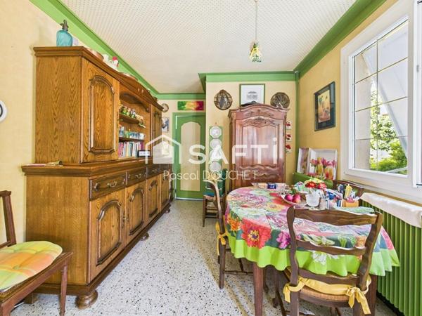 A découvrir cette très jolie Briarde de 230 m2 à seulement 30 mn de Reims