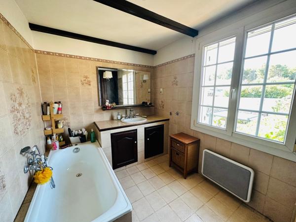 Rare à la vente, maison jumelée à La Fare les Oliviers