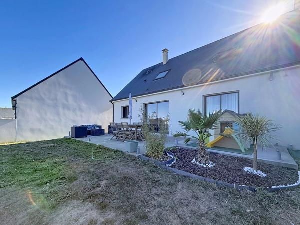 INDRE ET LOIRE, MONNAIE 10 KMS DE Tours, maison de 120 m2 avec jardin, 3 chambres et bureau