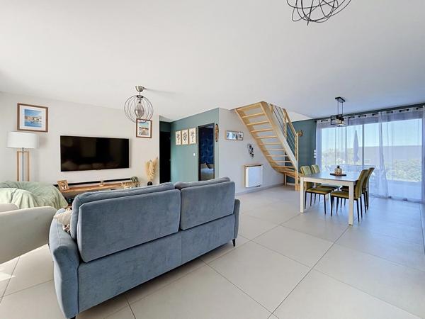 INDRE ET LOIRE, MONNAIE 10 KMS DE Tours, maison de 120 m2 avec jardin, 3 chambres et bureau